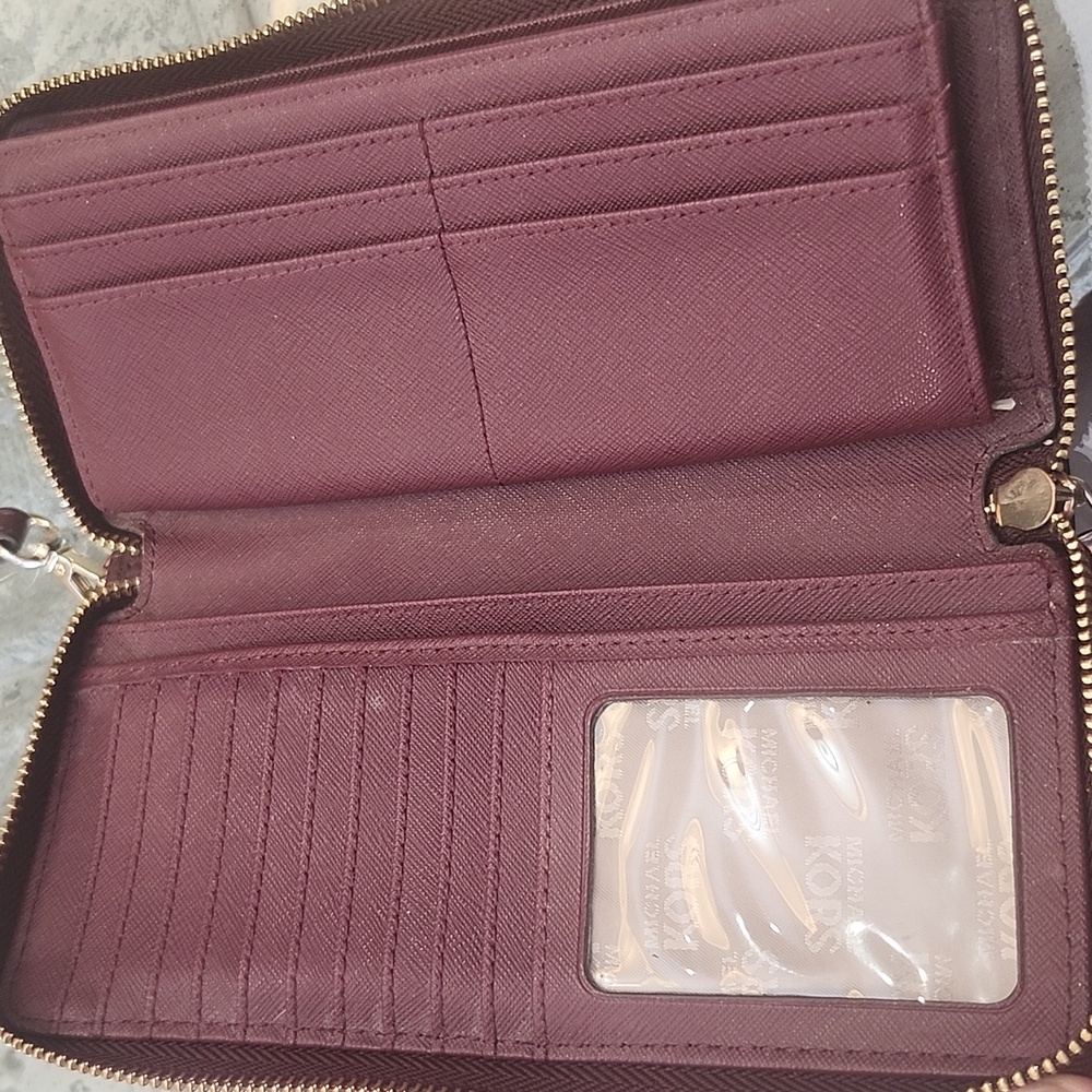 Michael Kors Burgundy Leather Large Zip Around Wallet Wristlet - Picture 2 of 15